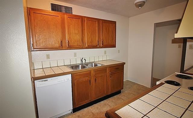 Building Photo - 10253 Sweet Gum St