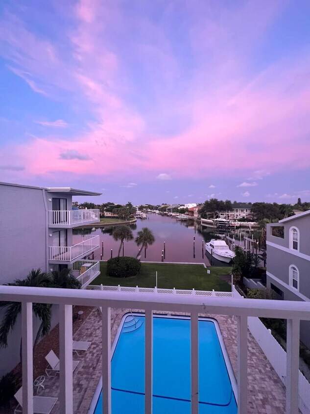 Primary Photo - 719 Pinellas Bayway S