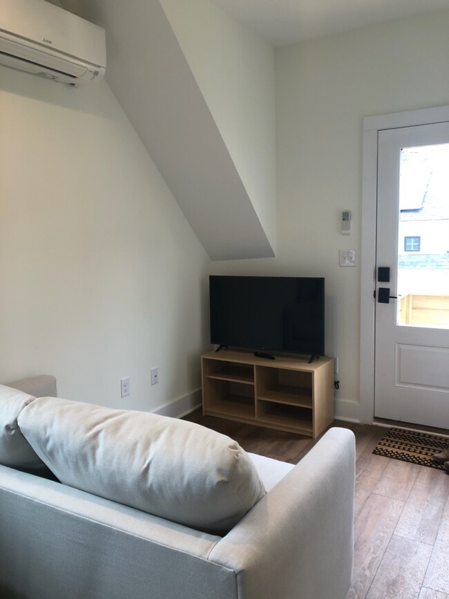 Living Room - 120 Oaklawn Court