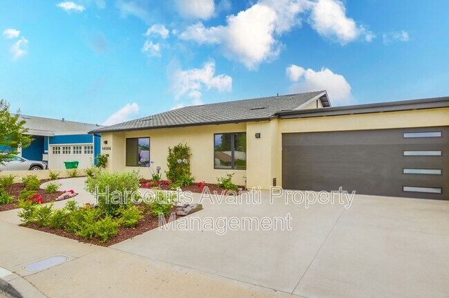 Building Photo - 14066 Crest Way