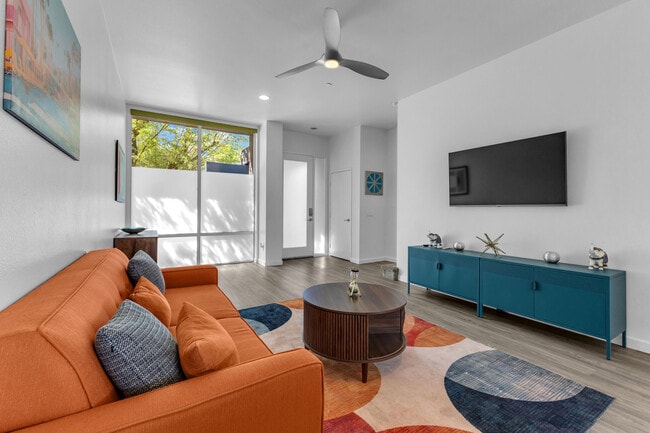 Building Photo - 218 Sandy Point Trail