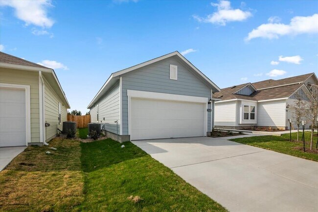 Building Photo - 13420 Riding Dr