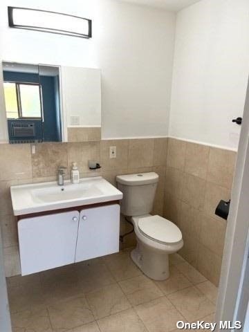 Foto del edificio - 118-82 Metropolitan Ave