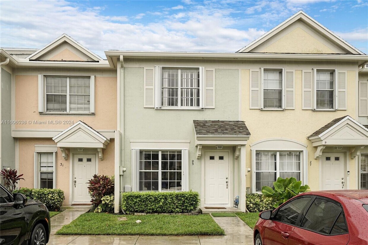 29 Simonton Cir, Weston, FL 33326 Townhome Rentals in Weston FL