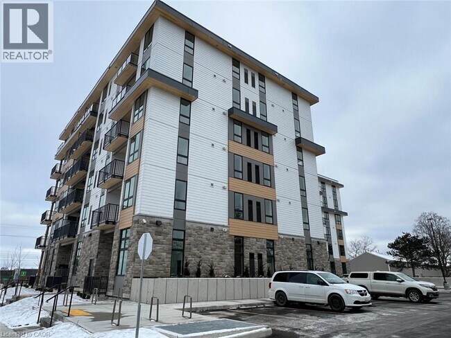 Photo du bâtiment - 101 Golden Eagle Rd