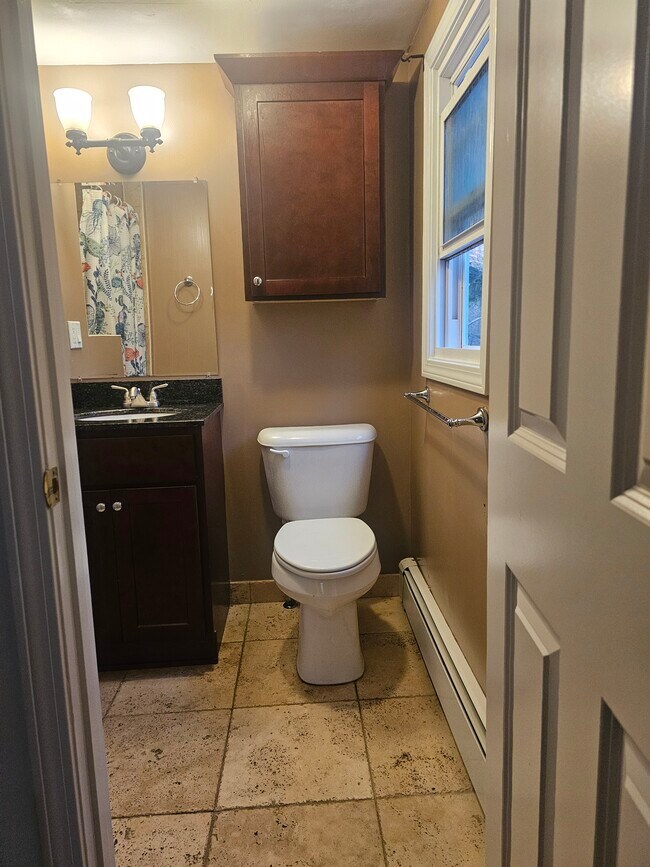 Master bathroom - 10 Steep Bank Rd
