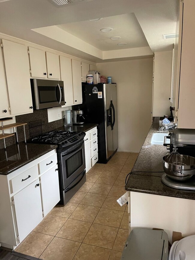 Building Photo - **LEASE PENDING**