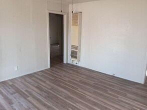 Building Photo - 3217 Emory St