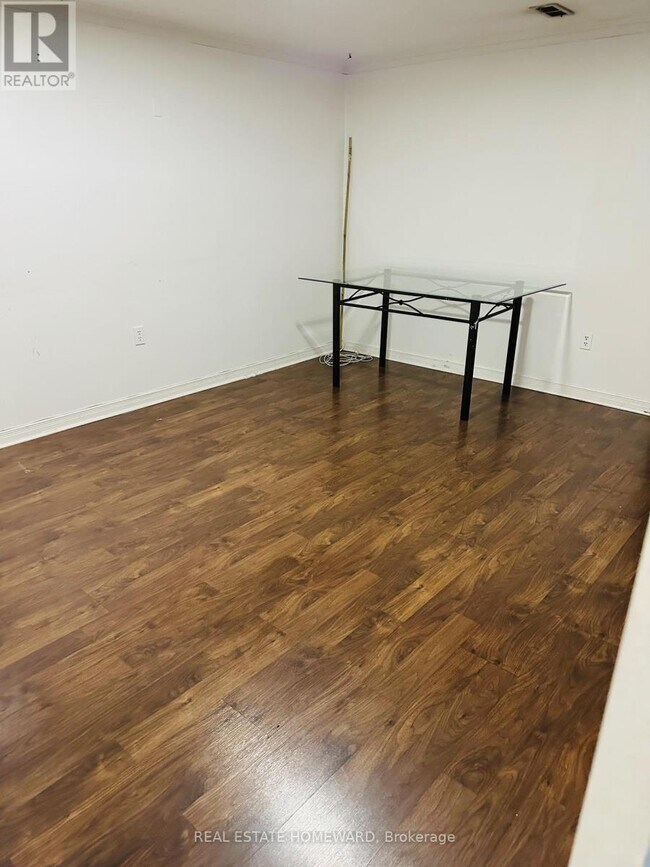 Photo du bâtiment - 68 Hart Ave