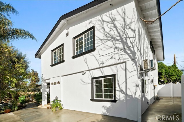Building Photo - 8438 Gloria Ave