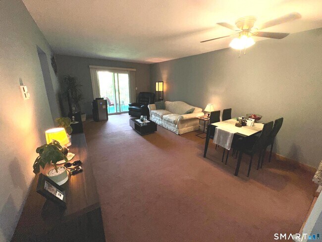 Foto del edificio - 308 Meadowside Rd