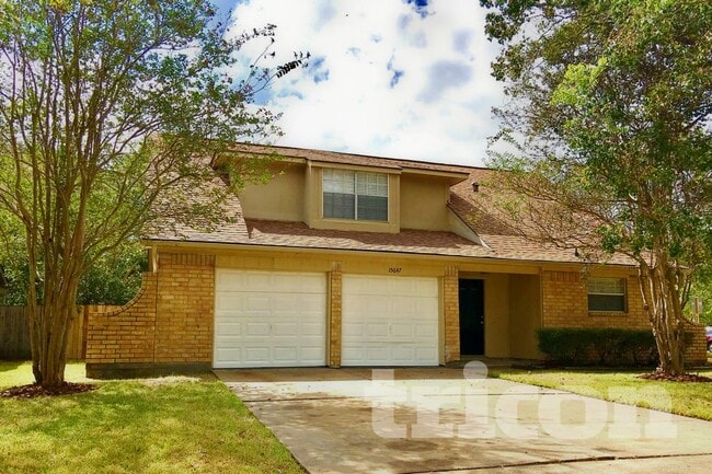 Building Photo - 15647 Meadow Village Dr