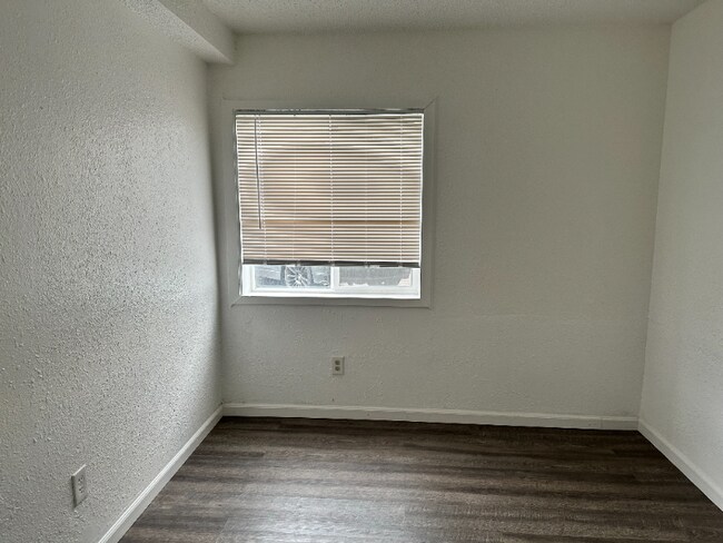 Foto del edificio - 339 1/2 E Taylor St