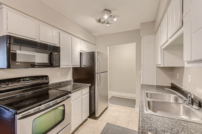 Building Photo - 4575 W 80th Street Cir