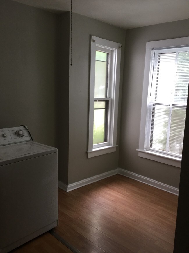 Foto del edificio - 117 E Morgan St