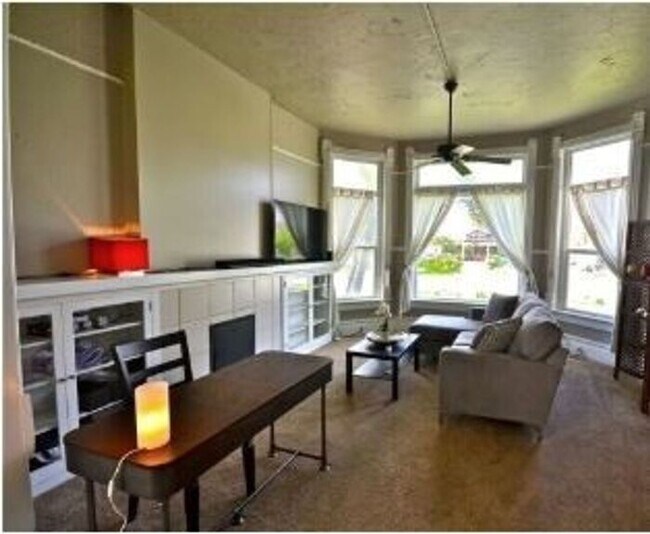 Building Photo - Cozy Salt lake City Apartment