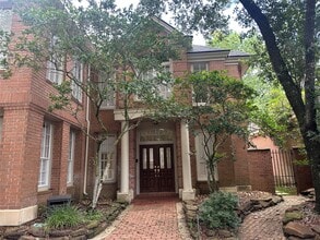 Building Photo - 3415 Kingsway Ct