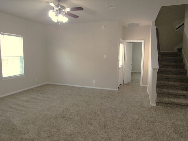 Building Photo - Spacious, modern and close to everything