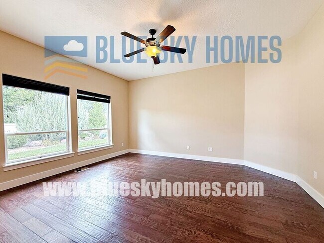 Foto del edificio - 5678 N Armstrong Ave