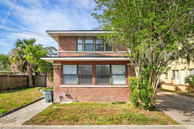 Foto del edificio - Beautifully Renovated 2/1 Unit in Historic...