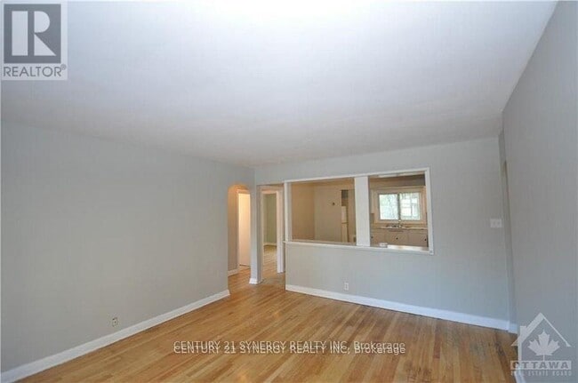Photo du bâtiment - 151 Holmwood Ave