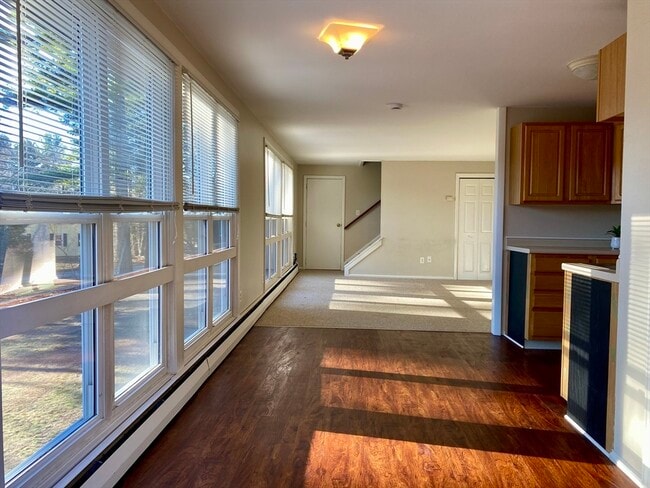 Building Photo - 12 Cedar St