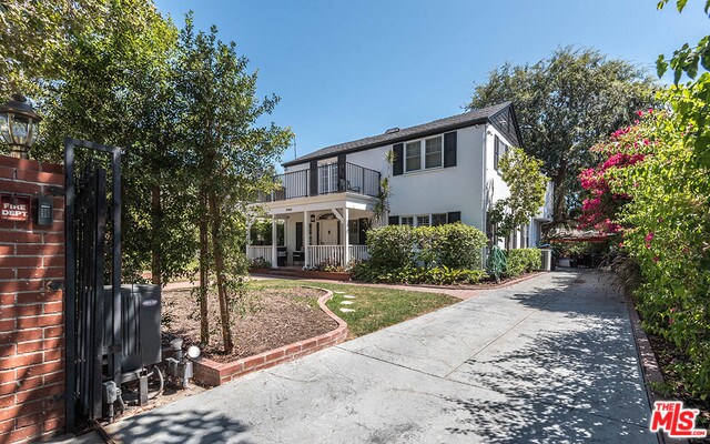 Foto del edificio - 12400 W Magnolia Blvd