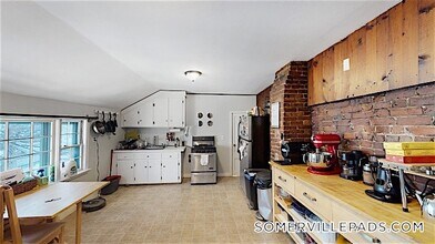 Building Photo - 58 Atherton St