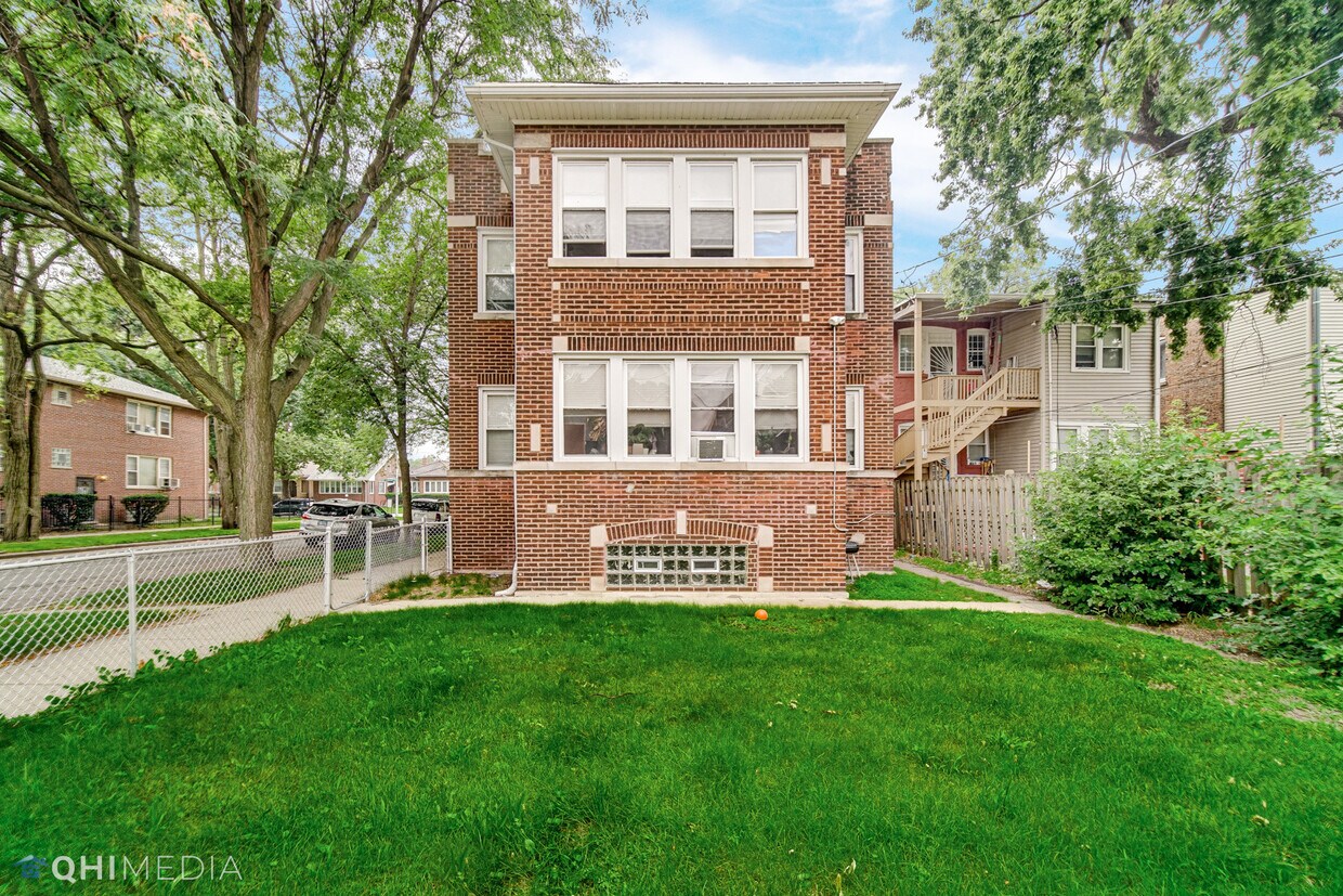 Primary Photo - 350 E 74th St