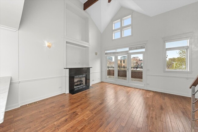 Building Photo - 1541 W Cortez St