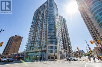 Building Photo - 242 Rideau St