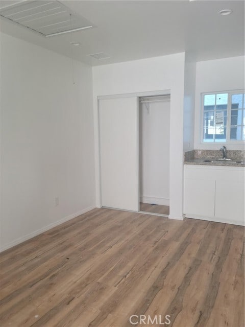 Building Photo - 240 Linden Ave