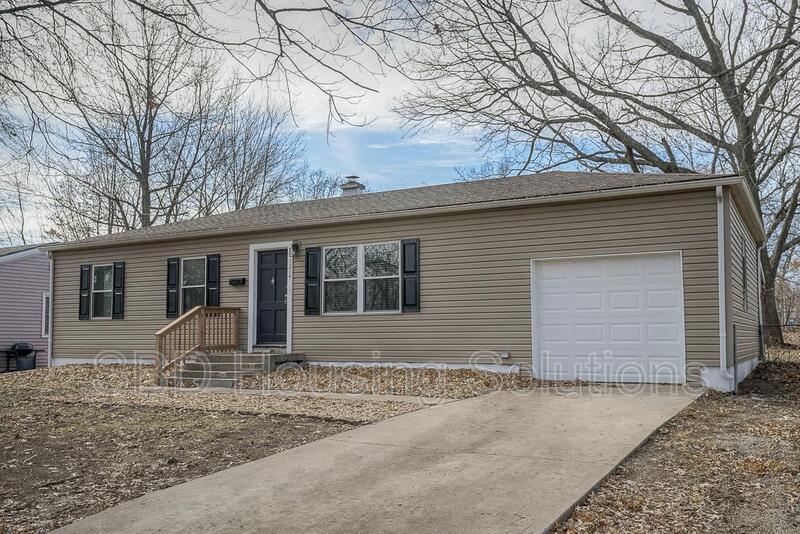 Primary Photo - 1214 N Vista Dr