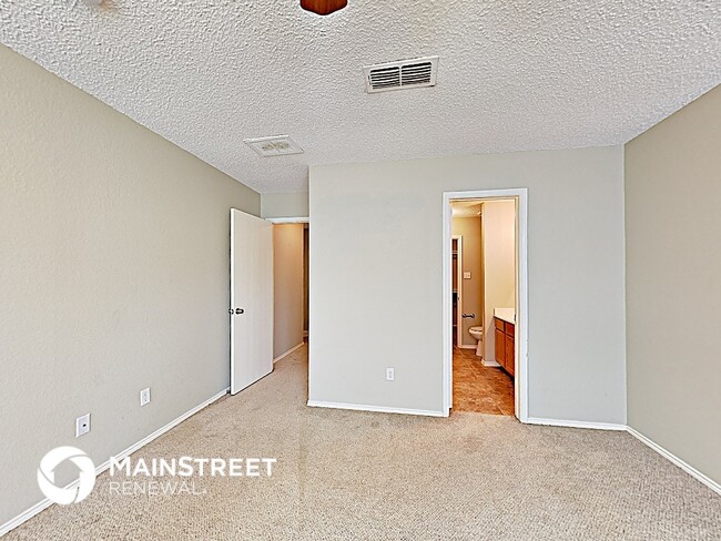 Building Photo - 1132 Sandalwood Dr