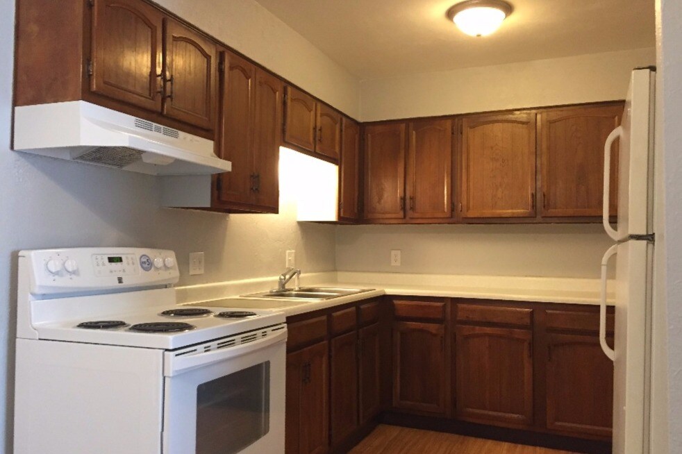 805 Illini Ave Unit G, Pontiac, IL 61764 805 Illini Ave Pontiac, IL