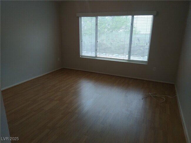 Foto del edificio - 508 Edgefield Ridge Pl