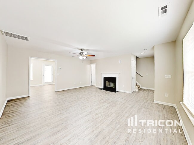 Foto del edificio - 1489 Mitchell Glen St