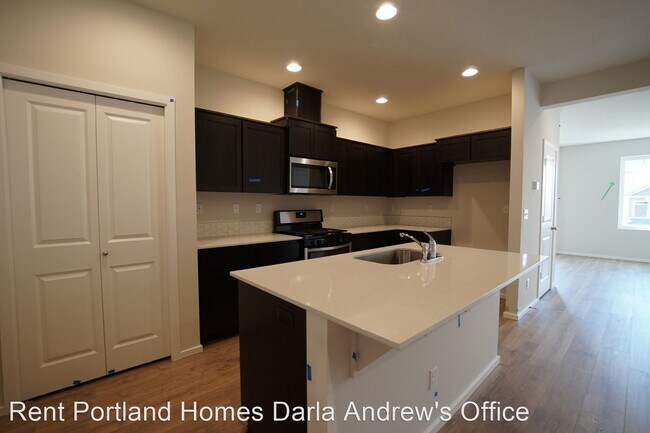 Building Photo - 3 br, 2.5 bath House - 7272 NW 164th Avenue