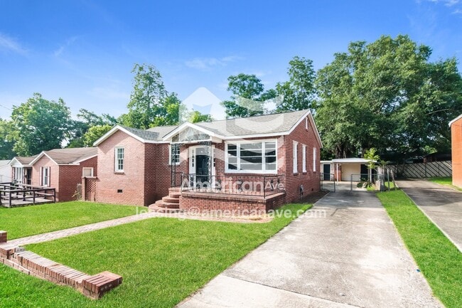 Building Photo - 2816 Pecan St