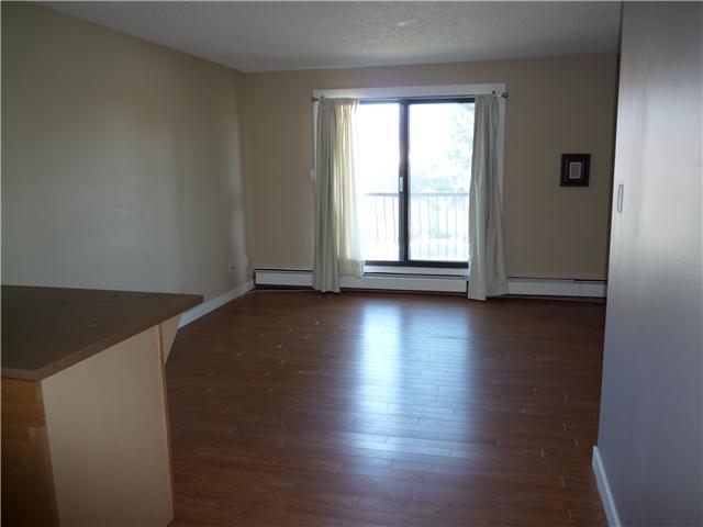 Photo du bâtiment - 10651 106 St NW