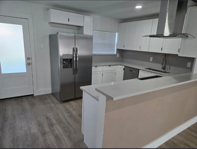 Building Photo - 3950 Ambrose Cir