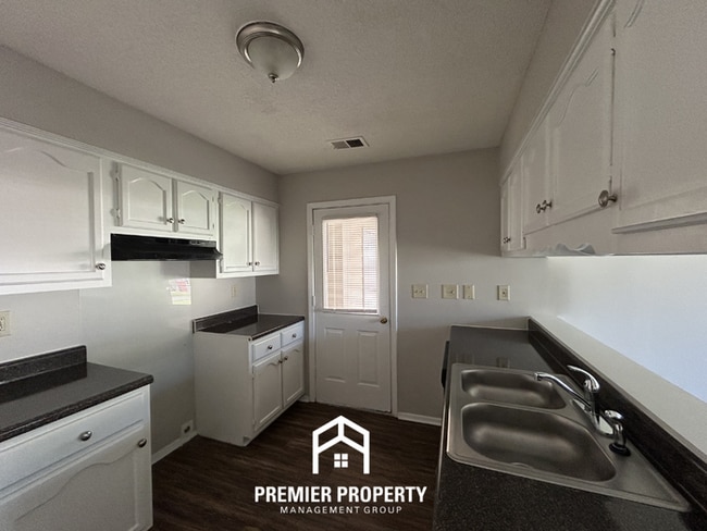 Foto del edificio - Cozy 3BR/1.5BA Horn Lake Home | Vaulted Ceilings & Bay Window Kitchen