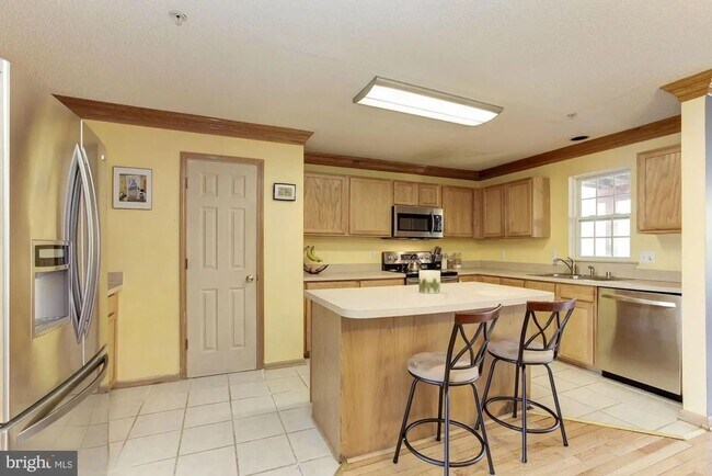 Foto del edificio - 208 Goldsborough Dr