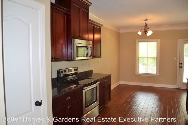 Building Photo - 4 br, 2 bath House - 1434 Collins Dr