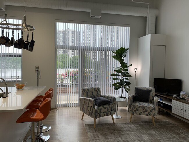 Foto del edificio - 1221 N. LaSalle Lofts