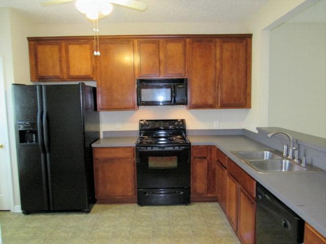 Foto del edificio - 758 E Bristol Way