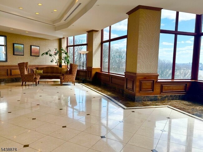 Foto del edificio - 100 Old Palisade Rd