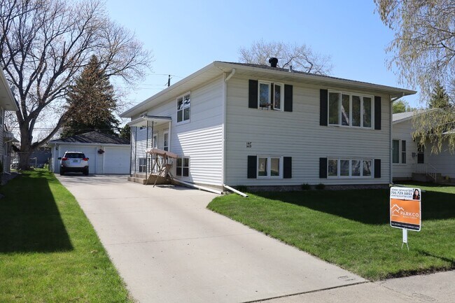 ¡Ubicación privada, tranquila y conveniente! - 1417 16 1/2 St S