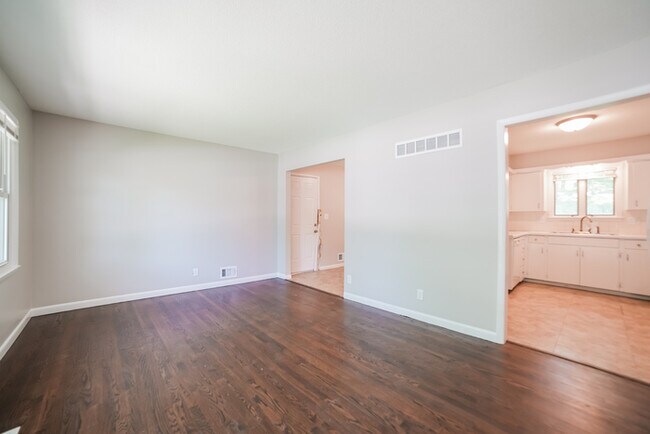 Building Photo - 5207 Overton Circle