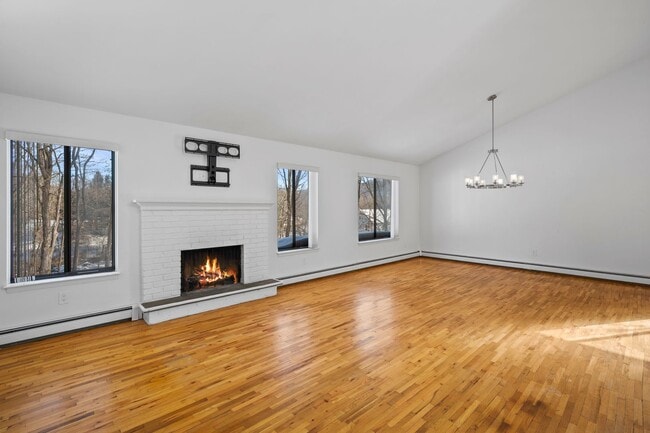 Foto del edificio - 4-bedroom 2.5-bath home in Cortlandt Manor